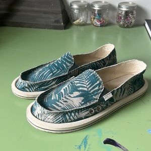 Sanuk Sidewalk Surfers